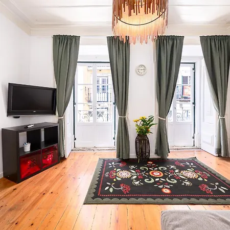 Crooked House Alfama Лиссабон