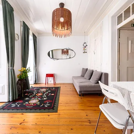 Crooked House Alfama Apartment *