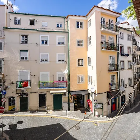 Crooked House Alfama *
