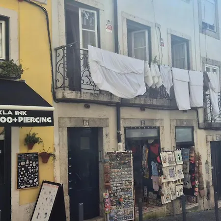 Apartment Crooked House Alfama Lisbon