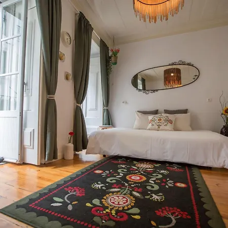 Crooked House Alfama Apartamento *