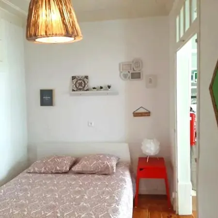 Апартаменты Crooked House Alfama Лиссабон
