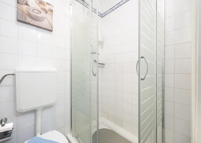 Crooked House Alfama Apartament *