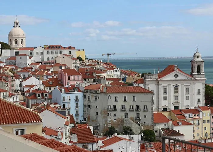 Crooked House Alfama Apartament *