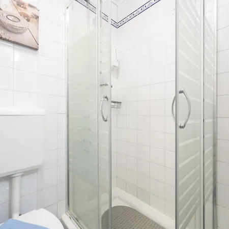 Crooked House Alfama Apartment *